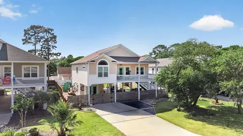 131 NE 15th St, Oak Island, NC 28465