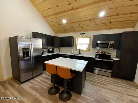 Kitchen - 28 Copper Fox Cor, Murphy, NC 28906 photo 1 of 3