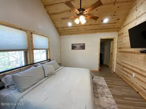 Bedroom - 28 Copper Fox Cor, Murphy, NC 28906 photo 5 of 5