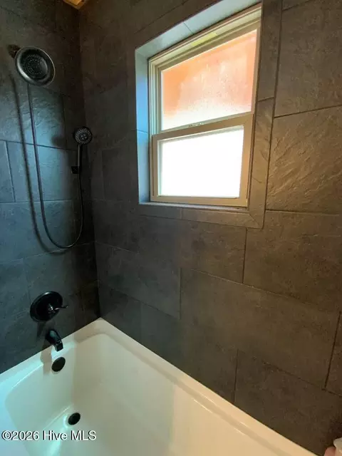 Bath - 28 Copper Fox Cor, Murphy, NC 28906 photo 4 of 8