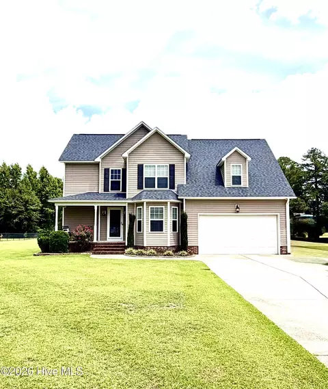 3161 Juniper Branch Dr, Grimesland, NC 27837