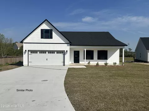 253 Hardison Rd, Holly Ridge, NC 28445