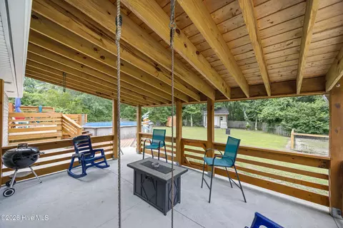 Exterior - 111 Marcil Ln, Hampstead, NC 28443 photo 6 of 14