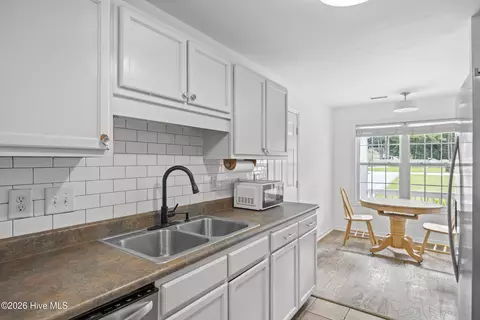 Kitchen - 111 Marcil Ln, Hampstead, NC 28443 photo 2 of 2
