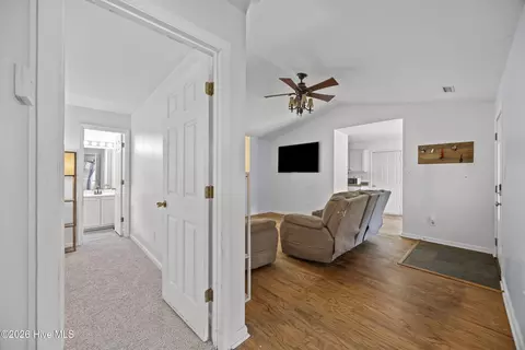 Entry Way - 111 Marcil Ln, Hampstead, NC 28443 photo 2 of 3