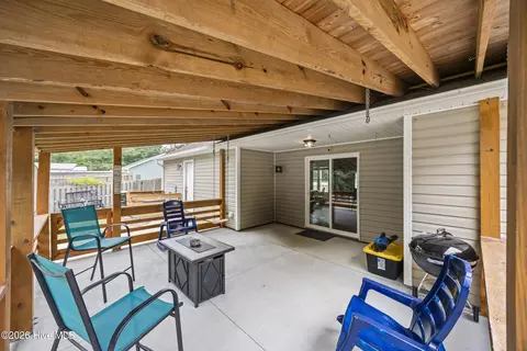 Exterior - 111 Marcil Ln, Hampstead, NC 28443 photo 5 of 14