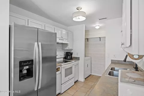 Kitchen - 111 Marcil Ln, Hampstead, NC 28443 photo 1 of 2