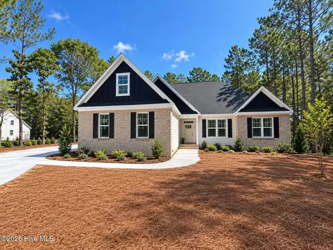 488 Longleaf Dr, West End, NC 27376