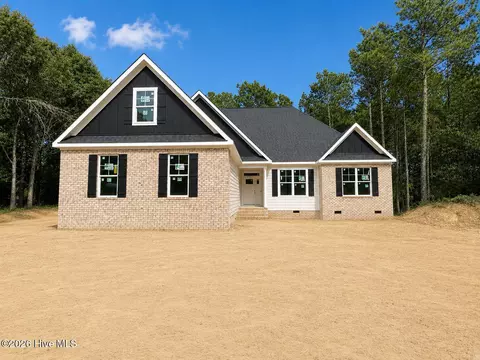 488 Longleaf Dr, West End, NC 27376