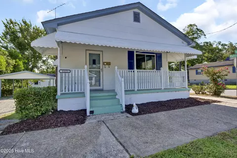 1121 S 6th St, Wilmington, NC 28401