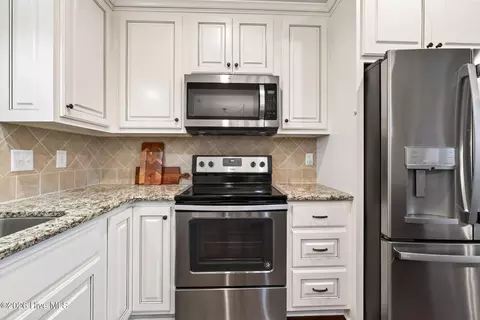 Kitchen - 156 Clipper Ln, Smithfield, NC 27577 photo 3 of 4