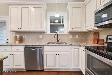 Kitchen - 156 Clipper Ln, Smithfield, NC 27577 photo 4 of 4