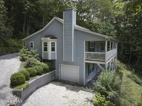 37 Gator Rd, Topton, NC 28781