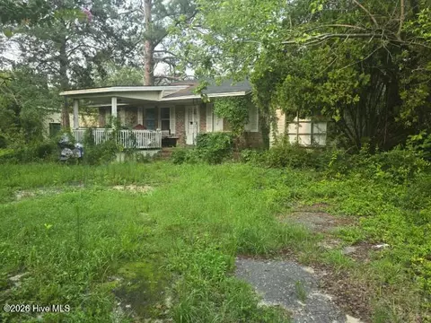 6545 Winthrop Dr, Fayetteville, NC 28311