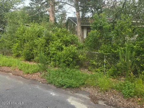 6545 Winthrop Dr, Fayetteville, NC 28311