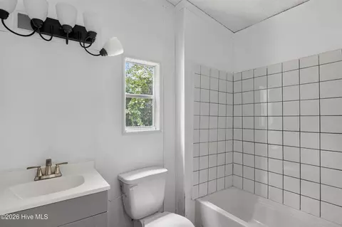 Bath - 123 Hailey Ames Dr, Hoffman, NC 28347 photo 2 of 3