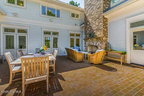 Exterior - 124 Chesterfield Dr, Pinehurst, NC 28374 photo 1 of 9