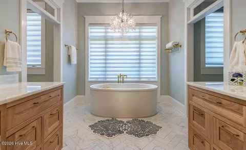 Bath - 124 Chesterfield Dr, Pinehurst, NC 28374 photo 2 of 8