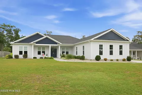208 S Spooners St Ext, Morehead City, NC 28557