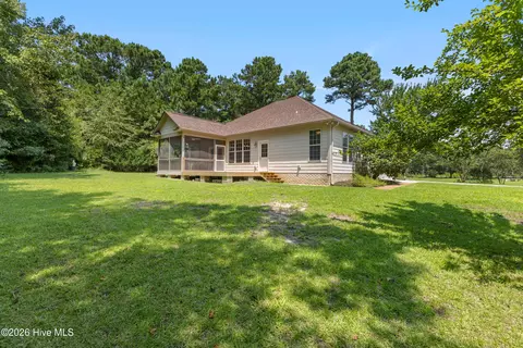 Exterior - 439 Whitebridge Rd, Hampstead, NC 28443 photo 14 of 18