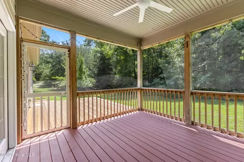 Exterior - 439 Whitebridge Rd, Hampstead, NC 28443 photo 13 of 18