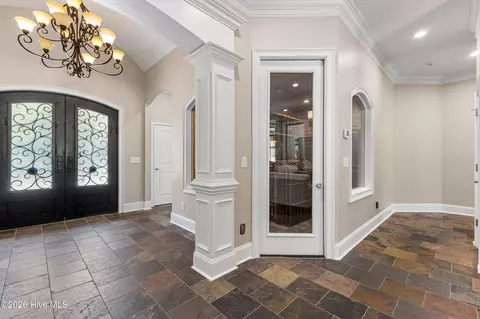 Entry Way - 439 Whitebridge Rd, Hampstead, NC 28443 photo 4 of 6