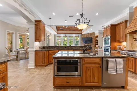 Kitchen - 439 Whitebridge Rd, Hampstead, NC 28443 photo 2 of 3