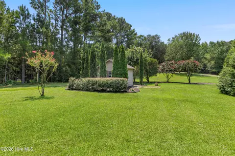 Exterior - 439 Whitebridge Rd, Hampstead, NC 28443 photo 15 of 18