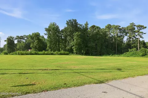 195 S Creek Dr, Jacksonville, NC 28540