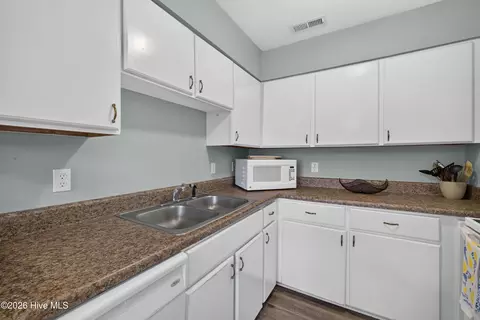 Kitchen - 39 Roberts Rd #3, Hampstead, NC 28443 photo 2 of 3
