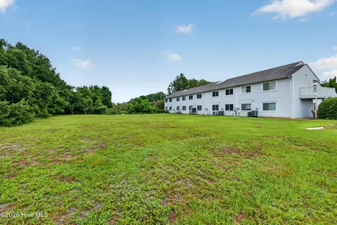 Exterior - 39 Roberts Rd #3, Hampstead, NC 28443 photo 6 of 8