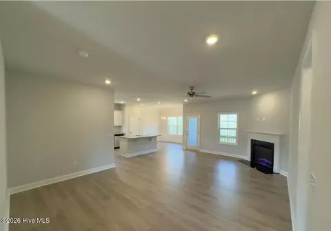 Living - 143 Firethorn Cir, Wallace, NC 28466 photo 1 of 1