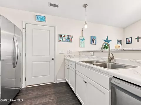 Kitchen - 612 Macy Pl, Hubert, NC 28539 photo 7 of 7