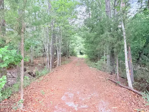 6 Grant Cir, Sneads Ferry, NC 28460