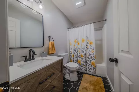 Bath - 29 Calhoun Ln, Pinehurst, NC 28374 photo 1 of 3