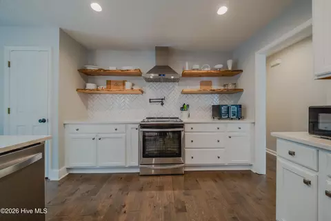 Kitchen - 29 Calhoun Ln, Pinehurst, NC 28374 photo 3 of 3