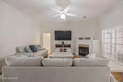 Living - 407 Sandleton Way, Evans, GA 30809 photo 2 of 3