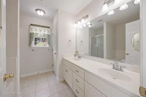 Bath - 407 Sandleton Way, Evans, GA 30809 photo 2 of 3
