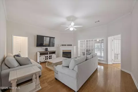 Living - 407 Sandleton Way, Evans, GA 30809 photo 3 of 3