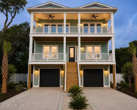 209 SE 79th St, Oak Island, NC 28465