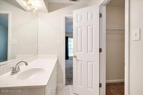 Bath - 22 Macaulay Pl, Augusta, GA 30907 photo 2 of 5