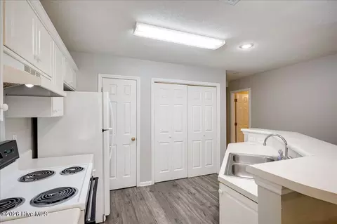 Kitchen - 22 Macaulay Pl, Augusta, GA 30907 photo 3 of 4