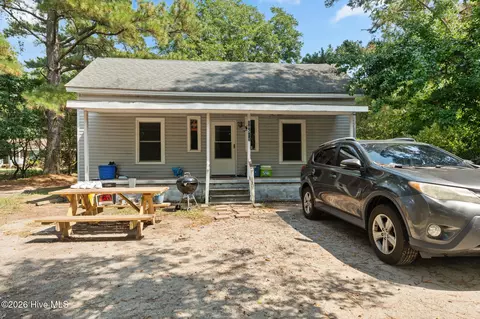 10581 Turnpike Rd, Laurinburg, NC 28352