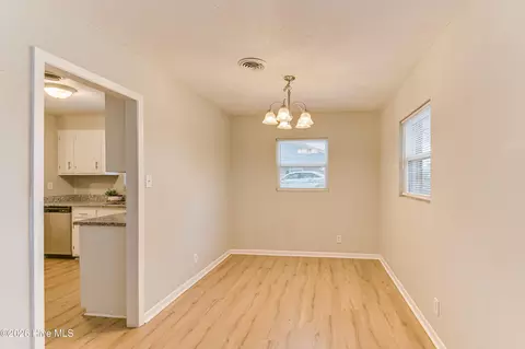 Dining - 2425 Birdie Dr, Augusta, GA 30906 photo 1 of 2