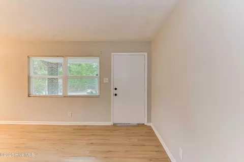 Living - 2425 Birdie Dr, Augusta, GA 30906 photo 2 of 5