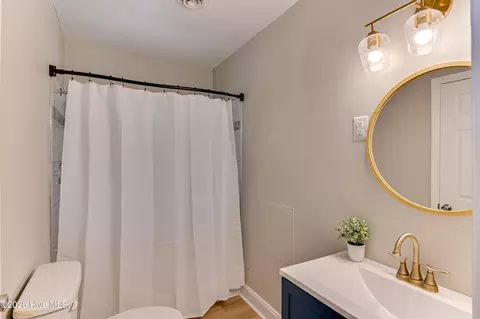 Bath - 2425 Birdie Dr, Augusta, GA 30906 photo 2 of 2