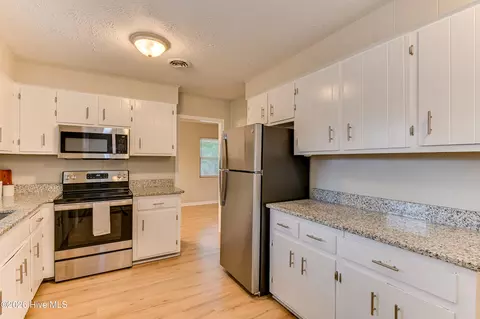 Kitchen - 2425 Birdie Dr, Augusta, GA 30906 photo 2 of 5