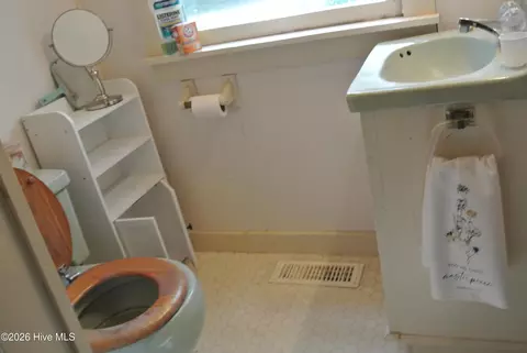 Bath - 227 Pigott Rd, Gloucester, NC 28528 photo 5 of 6
