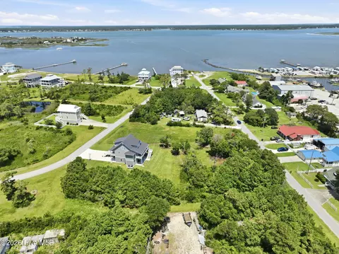 154 Westbay Cir, Harkers Island, NC 28531