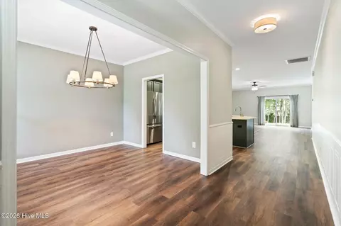Entry Way - 115 Bunchberry Ct, Hampstead, NC 28443 photo 2 of 7